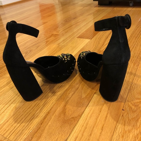 Prada - Picture 4 of 6